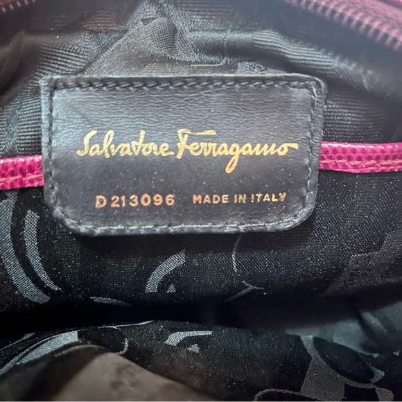 Vintage SALVATORE FERRAGAMO Raspberry Vara Embossed Leather Crossbody - Picture 9 of 11